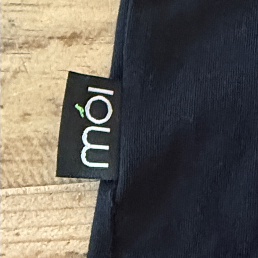 MOI Black Long Sleeve Turtleneck size 5/6 Girl or Boy - Picture 3 of 9